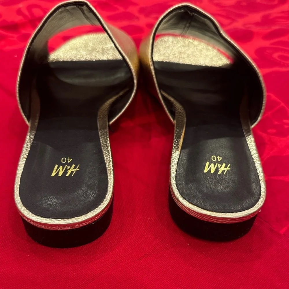 H&M Shimmering silver Slide Sandals Women’s size 40 or 8 1/2 NEW never worn - Picture 4 of 6